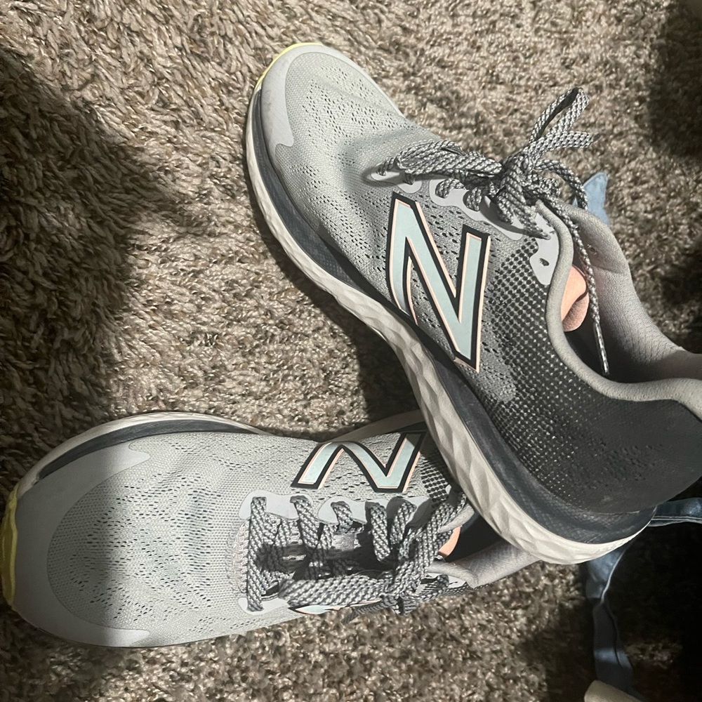 NEW BALANCE LIKE NEW